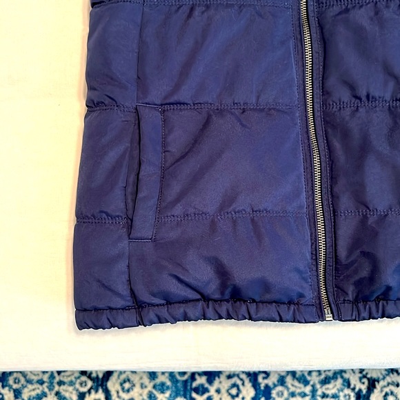 Navy puffer vest jacket - Picture 2 of 6